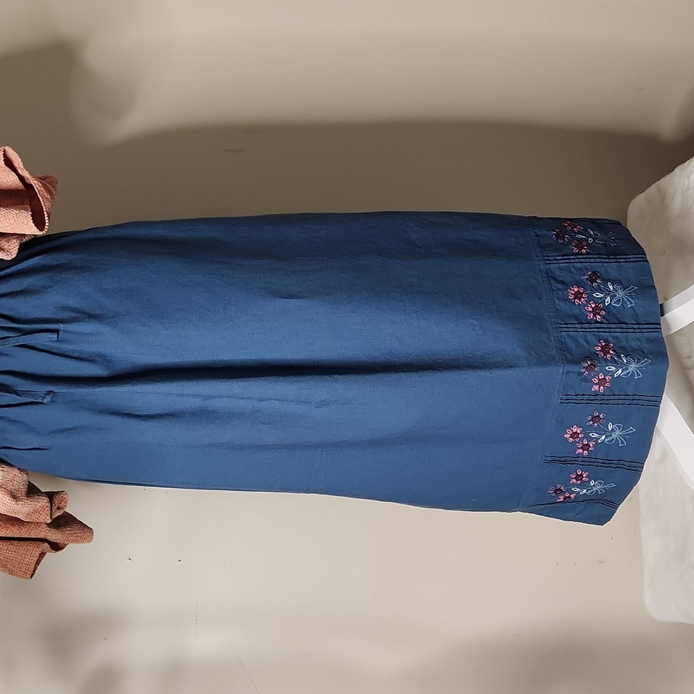 Blue embroidered chambray pintuck vintage cottagecore maxi skirt